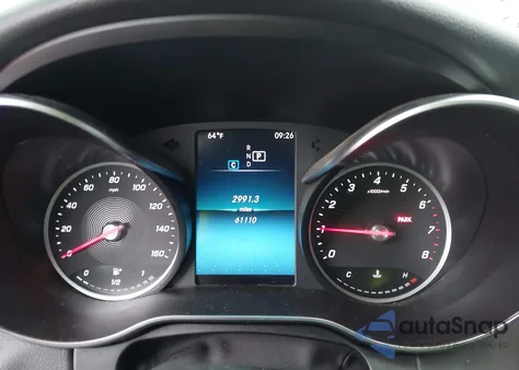 2020 Mercedes-Benz C 300 z USA, uszkodzony, nr VIN 55SWF8DB5LU328800